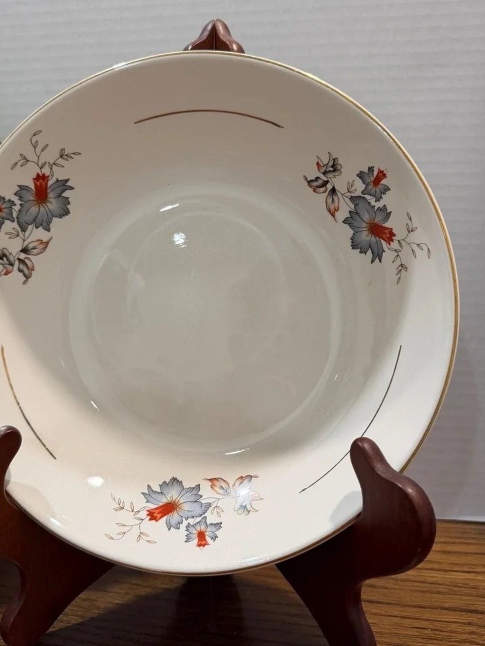 Classic Floral Cream Serving Bowl with Gold Trim - Unbranded